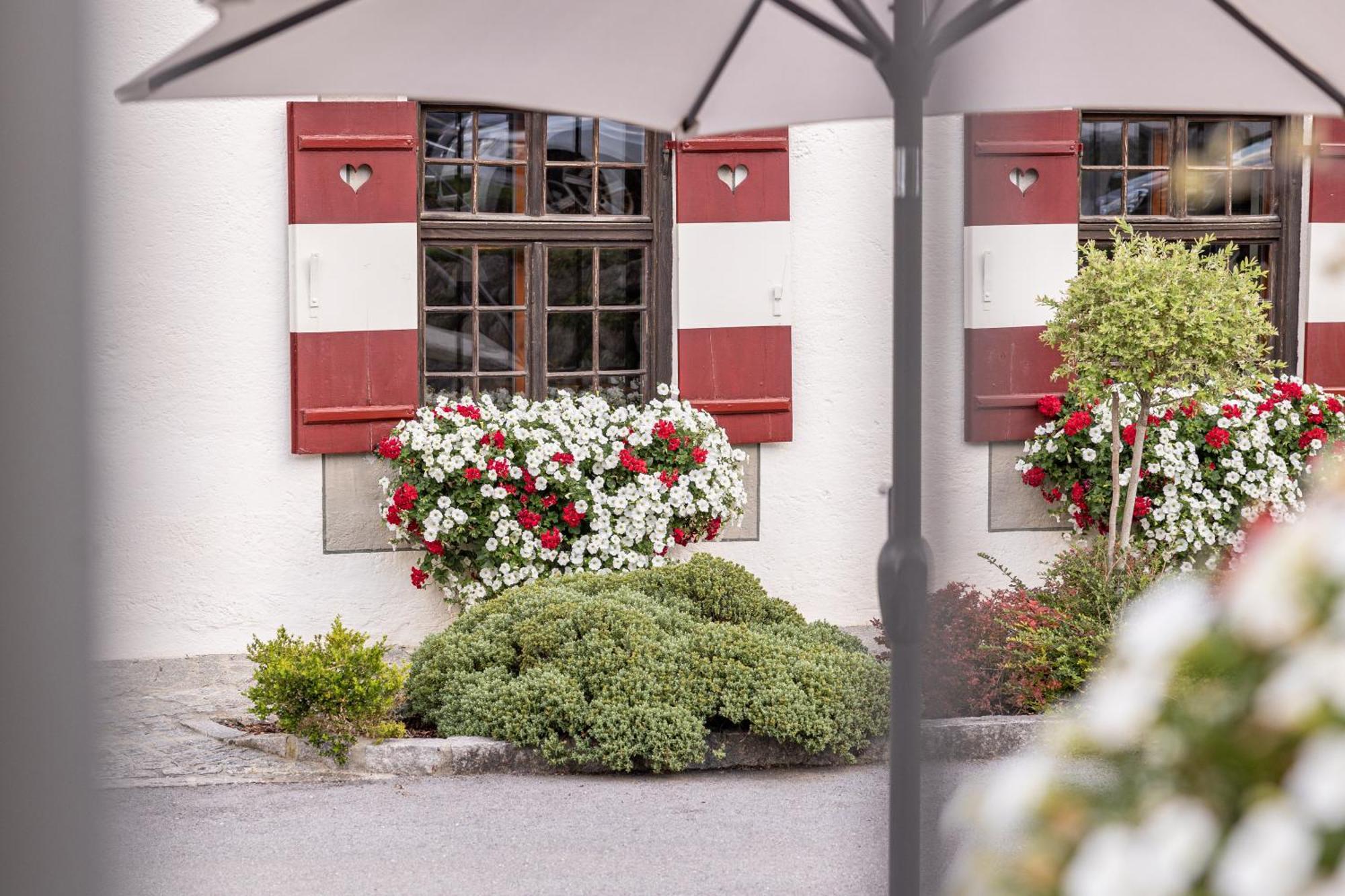 Aparthotel Ansitz Felsenheim Lermoos Ngoại thất bức ảnh